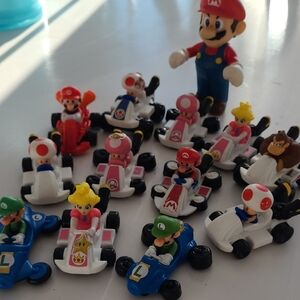Mario Kart Mini Racers Set with Figures 13 In  Set